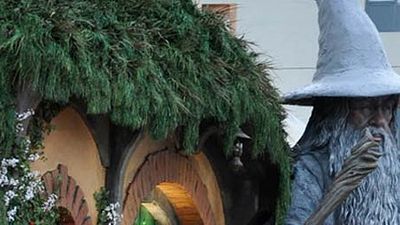 image de la news Un Gandalf géant pour l'avant-première de "The Hobbit"  ! [PHOTOS]