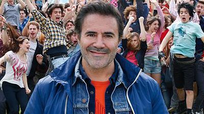 image de la news José Garcia vous présente ses 533 enfants dans la bande-annonce définitive de "Fonzy"