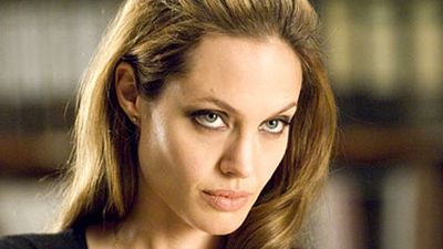image de la news Angelina Jolie : l'actrice réalise un biopic contre le trafic d'ivoire en Afrique