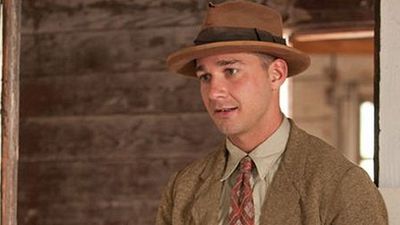 image de la news Nouvelle "folie" de Shia LaBeouf : il court autour d'un musée en collants violets !