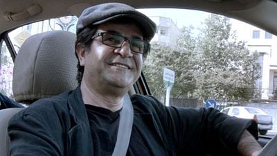 image de la news Sorties cinéma : Taxi Téhéran de Jafar Panahi crée la surprise