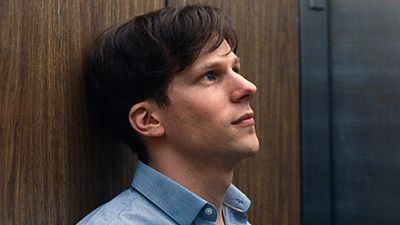 image de la news Plus fort que les bombes : Jesse Eisenberg frère attendrissant dans le teaser