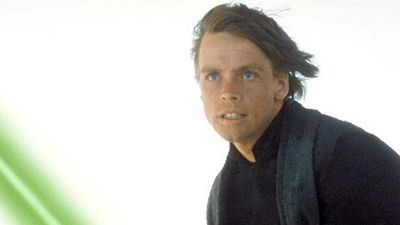 image de la news Star Wars : Mark Hamill narrateur d'un documentaire sur le sabre laser