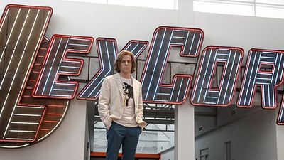 image de la news Batman v Superman : une photo et une infographie pour Lex Luthor