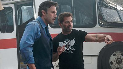 image de la news Justice League : Zack Snyder tease les looks de Flash et Aquaman