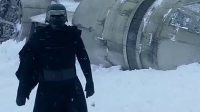image de la news Star Wars : Kylo Ren visite le Faucon Millénium dans le teaser des scènes coupées