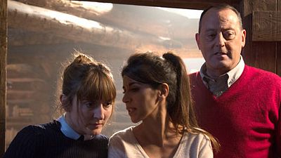 image de la news Bande-annonce Mes trésors : joyeux casse en famille pour Jean Reno, Camille Chamoux et Reem Kherici