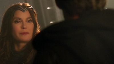 image de la news Supergirl : premier aperçu de Teri Hatcher et de Kevin Sorbo dans la saison 2 [SPOILERS]