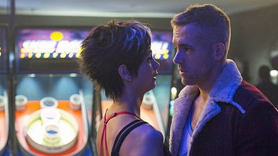 image de la news Deadpool 2 : Morena Baccarin aimerait rejouer Vanessa