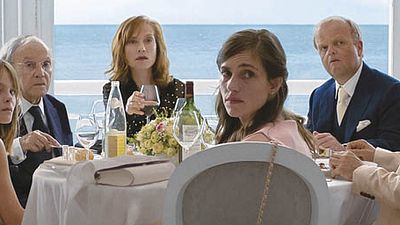 image de la news Cannes 2017 : dîner sous tension entre Trintignant, Huppert et  Kassovitz dans Happy End