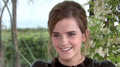 image de la news Emma Watson a caché des exemplaires de Handmaid's Tale dans Paris