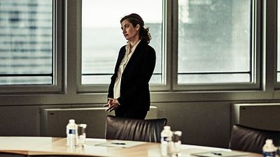 image de la news Bande-annonce Numéro Une : Emmanuelle Devos, femme d'influence chez Tonie Marshall