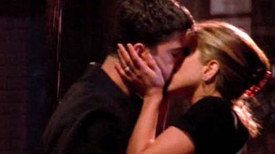 image de la news Ces baisers qu'on a tant attendus dans les séries