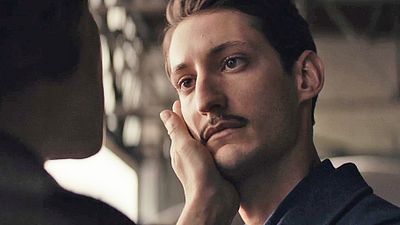 image de la news La Promesse de l'aube : Pierre Niney est Romain Gary dans l'adaptation du roman culte