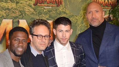 Avant-première Jumanji : les joueurs Dwayne Johnson, Kevin Hart et Nick Jonas étaient à Paris