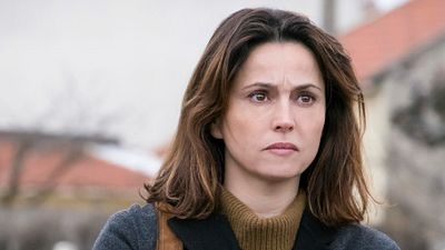 image de la news Prêtes à tout sur France 2 :  "Un sujet aussi fort ça fait inévitablement réfléchir", confie Anne Charrier