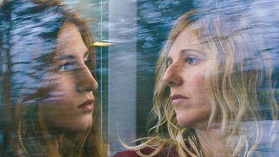 image de la news Ces stars ont joué la version rajeunie d'autres stars !