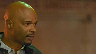 image de la news L'Arme fatale : Damon Wayans réagit au renvoi de Clayne Crawford et l'accable avec des preuves