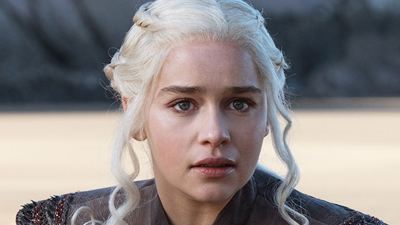 Game of Thrones : Emilia Clarke suspecte que plusieurs fins seront tournées