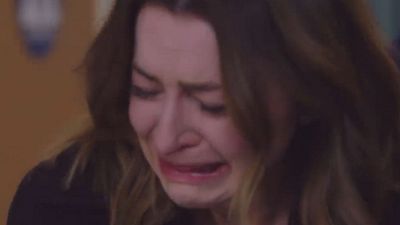 image de la news Grey's Anatomy saison 15 : Amélia s’effondre dans le teaser de l'épisode 14
