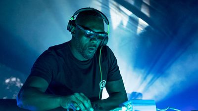 Charlie, monte le son : c'est quoi cette série avec Idris Elba ?