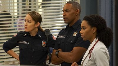 image de la news Grey's Anatomy saison 16 : une romance avec un personnage de Station 19 annoncée