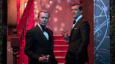 image de la news The Laundromat sur Netflix : une bande-annonce délirante avec Meryl Streep et Gary Oldman   
