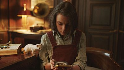 image de la news A la croisée des mondes : saviez-vous que le père de l’héroïne jouait dans la série ?