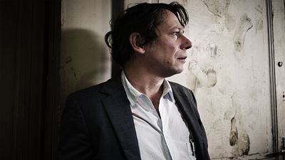 image de la news L'Agent immobilier sur Arte : que vaut la mini-série décalée avec Mathieu Amalric et Eddy Mitchell ?