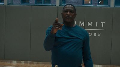 image de la news Billions saison 5 (Canal+) : quel rival de Michael Jordan s'invite dans l'épisode 4 ?