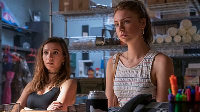 image de la news Teenage Bounty Hunters : que pense la presse de la série ado trash de Netflix ?