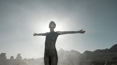 image de la news Raised By Wolves sur Warner TV : “un avertissement sur la place que la technologie occupe dans notre société” selon Ridley Scott