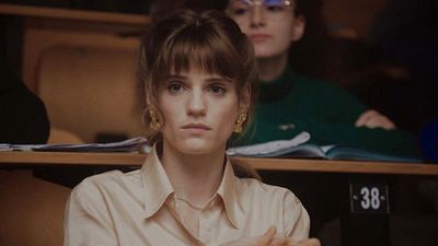 image de la news 3615 Monique : que pense la presse de la série culottée d'OCS ?