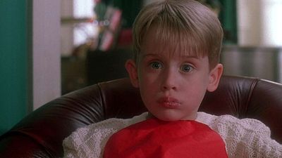 image de la news Maman, j'ai raté l'avion : aviez-vous remarqué ce détail présent dans quasiment chaque plan du film ?