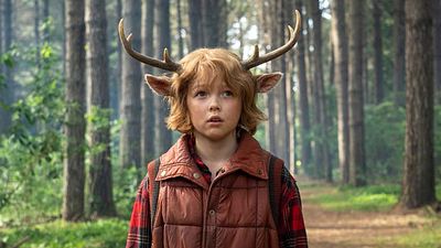 image de la news Sweet Tooth sur Netflix : comment sont faits les bois et les oreilles de Gus ?