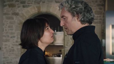 image de la news Ici tout commence : Noémie prête à poignarder Teyssier ? [SPOILERS]