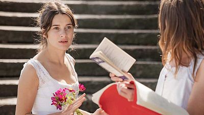 image de la news Une jeune fille qui va bien : Sandrine Kiberlain dévoile la bande-annonce de son premier long métrage