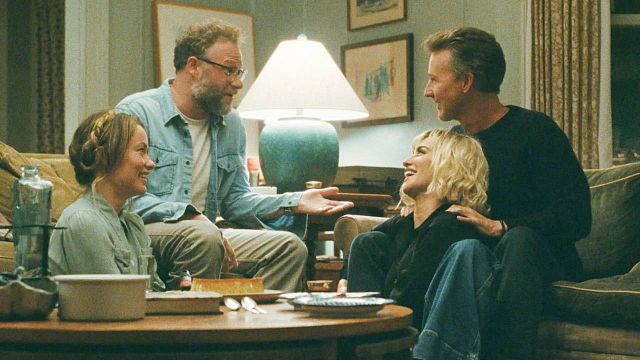 image de la news "Merveilleusement divertissant" : voici les premières images de The Invite, une comédie avec Penélope Cruz et Edward Norton !