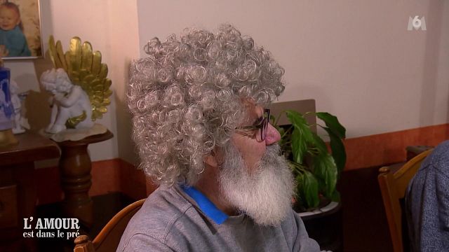 image de la news L'amour est dans le pré : Julien Doré en invité surprise dans l'émission , M6 lui répond !