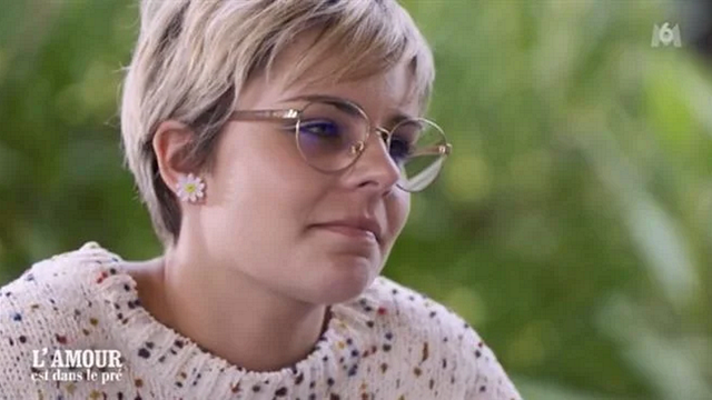image de la news L’amour est dans le pré : Perrine commence la semaine avec "des examens"