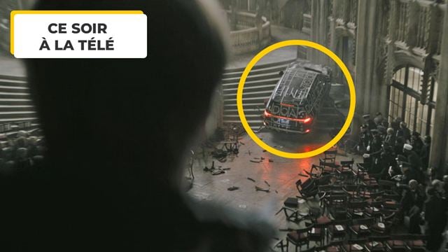 The Batman : faites pause à 1 heure et 3 minutes et regardez bien le capot de cette voiture