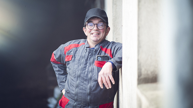 image de la news L’amour est dans le pré 2025 (portrait) : qui est Antoine, l'agriculteur rigolo et timide du Grand Est ?