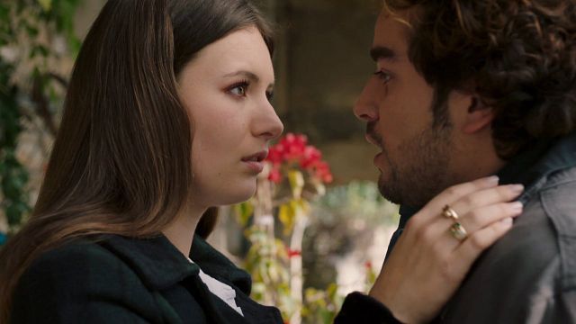 image de la news Ici tout commence sur TF1 : Gary est-il totalement honnête envers Ninon et Pénélope ? Laurence Facelina répond