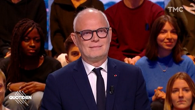 image de la news "Si vous trouvez que ça me fait une sale gu*ule..." : Édouard Philippe cash en évoquant son alopécie