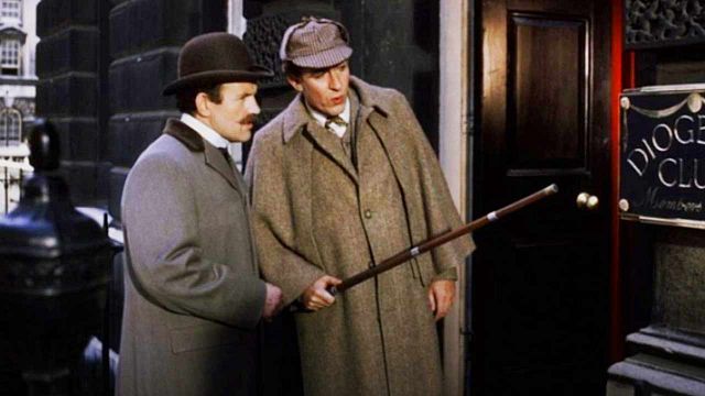 image de la news "Le modèle a coulé" : sorti il y a 55 ans, c'est l'un des meilleurs films sur Sherlock Holmes… Et ce chef-d'oeuvre pouvait compter sur un accessoire de 9m de long pendant longtemps disparu