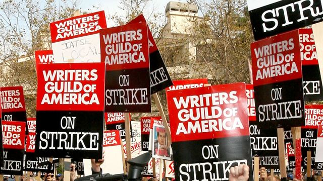 Hollywood : la grève des scénaristes est lancée ! (et ce que ça implique pour vos séries préférées)