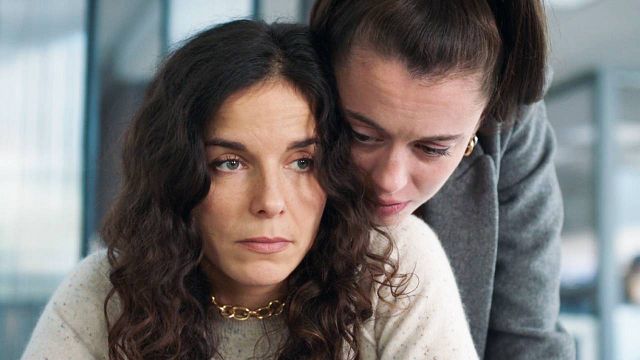 image de la news Demain nous appartient : est-ce la fin pour Sara et Roxane ?