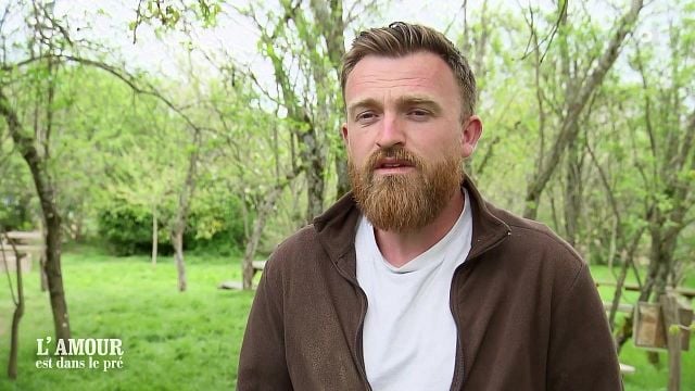 image de la news Jean-Baptiste (L’amour est dans le pré) : quel est le prix pour dormir dans ses roulottes au cœur de son parc animalier ?