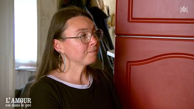 image de la news "Je ne sais pas comment faire", Véronique craque face à un cadeau de Charles qui la déstabilise totalement (spoiler)