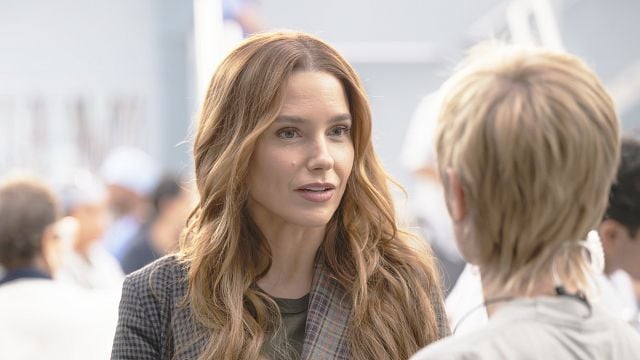 image de la news Grey's Anatomy sur TF1 : "j'ai poussé un cri si fort que j'ai fait sursauter tout le monde"... Sophia Bush revient sur ce rebondissement inattendu dans le final de la saison 22